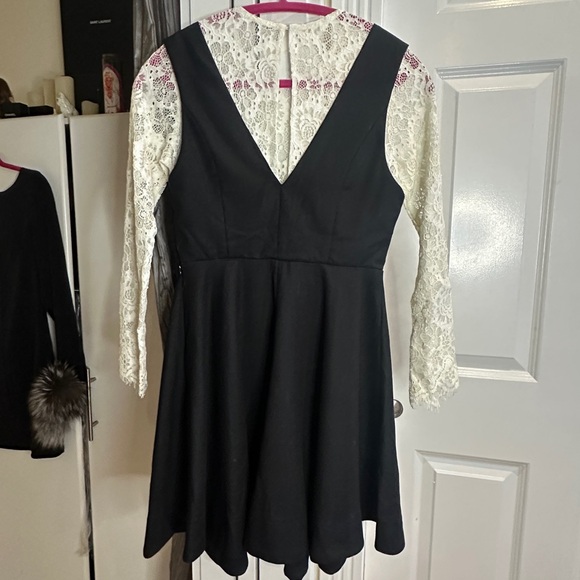 NWOT Black & White Mini Dress Jumper fit & flair Lace Long sleeve Small STORIA - Picture 6 of 6